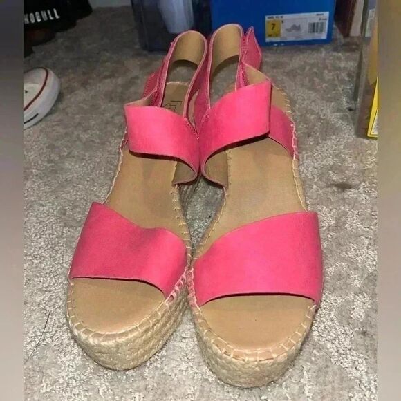 Franco Starto Wedge Sandals - Picture 1 of 5